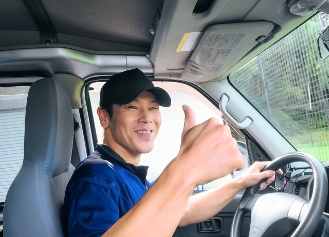 大型トラックドライバーの様子